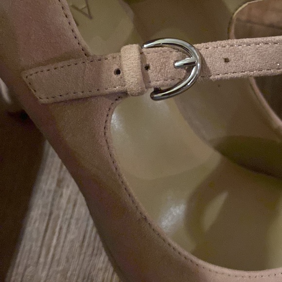 Naturalizer Pink Suede Pumps - Picture 4 of 4